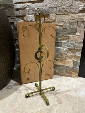 LOBECO JAPAN Green Metal Decorative Coffee Tea Mug or Jewelry Tree Stand